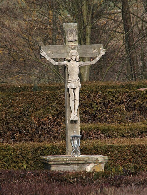Fayl:Oberhaid-Friedhof-02-Kreuz-2014-gje.jpg