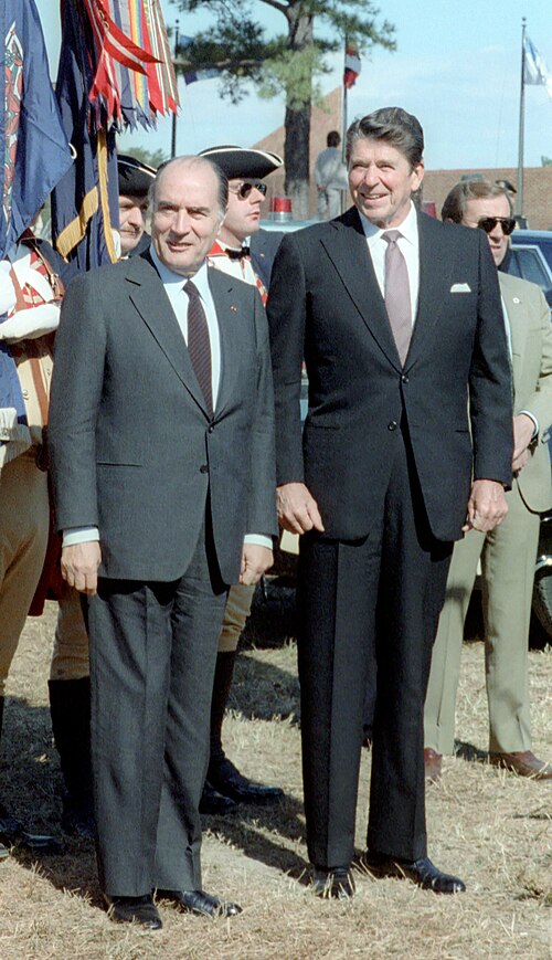Fayl:Reagan Mitterrand 1981.jpg
