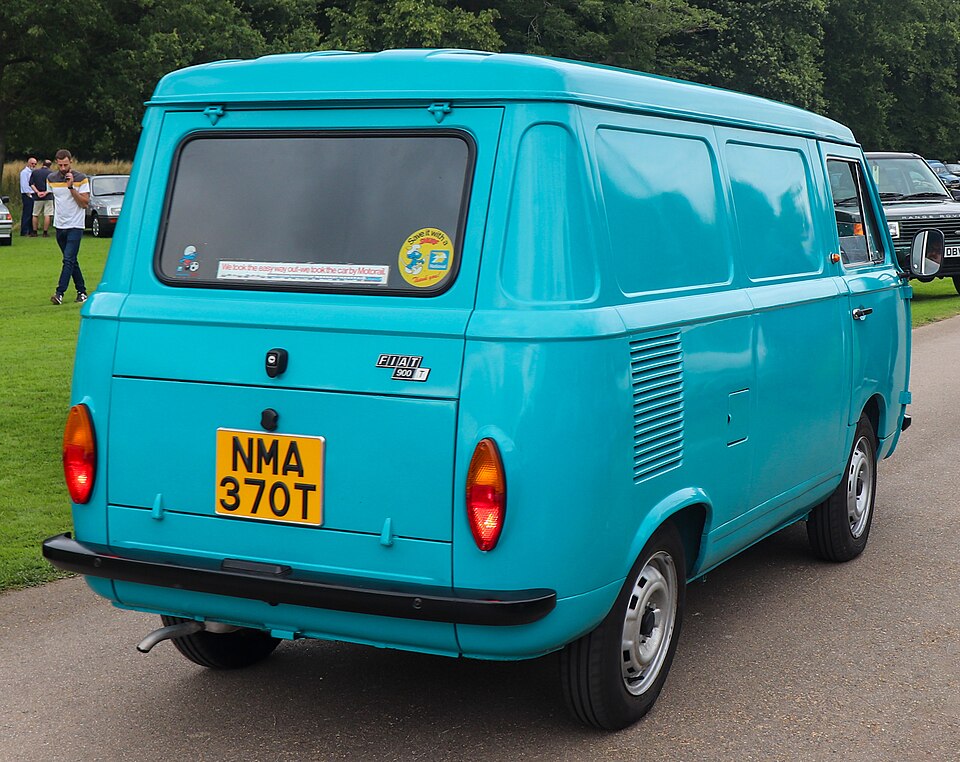 Fayl:1978 Fiat 900 T Rear.jpg