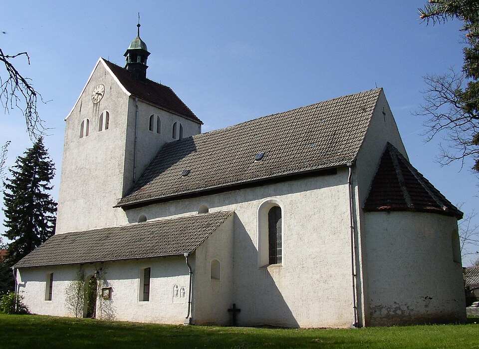 Fayl:Dreiheide Weidenhain church.jpg