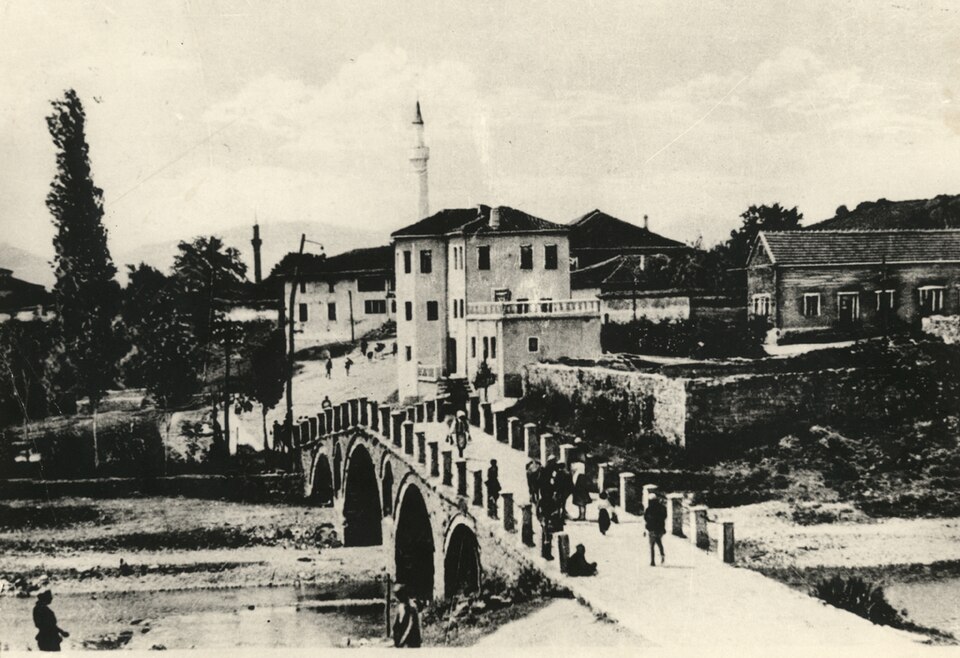 Fayl:Islam Begu Bridge2.jpg