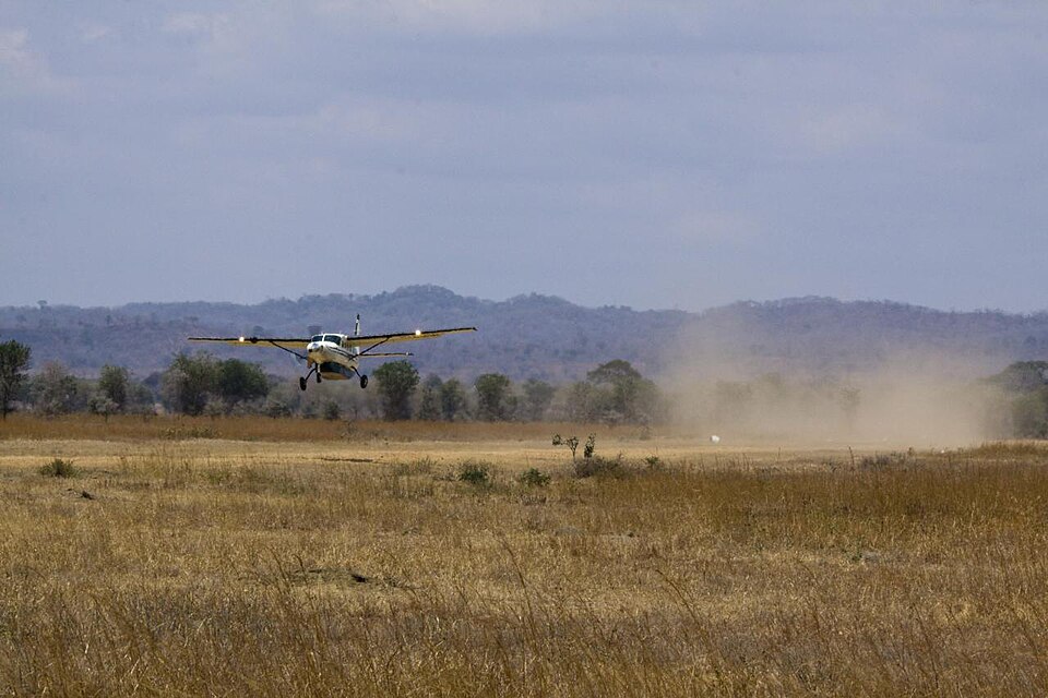Fayl:Mikumi Airstrip.jpg