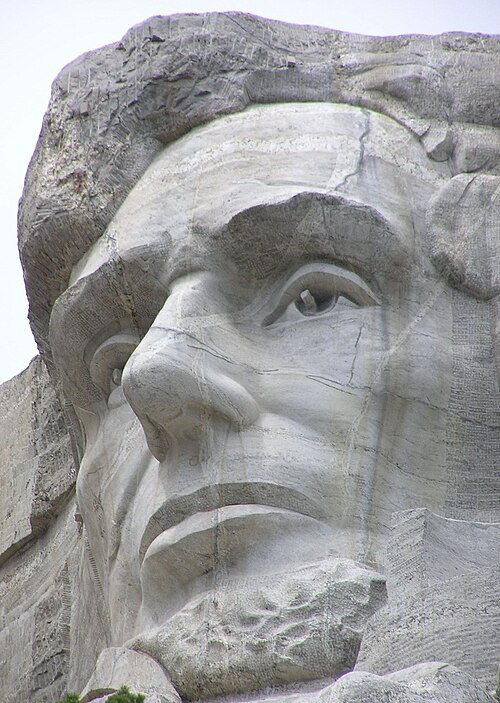 Fayl:MtRushmore Abe close.jpg
