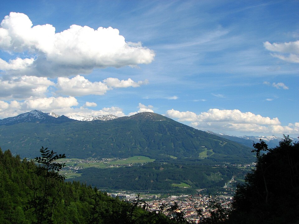 Fayl:Patscherkofel aus dem Höttinger Graben.jpg