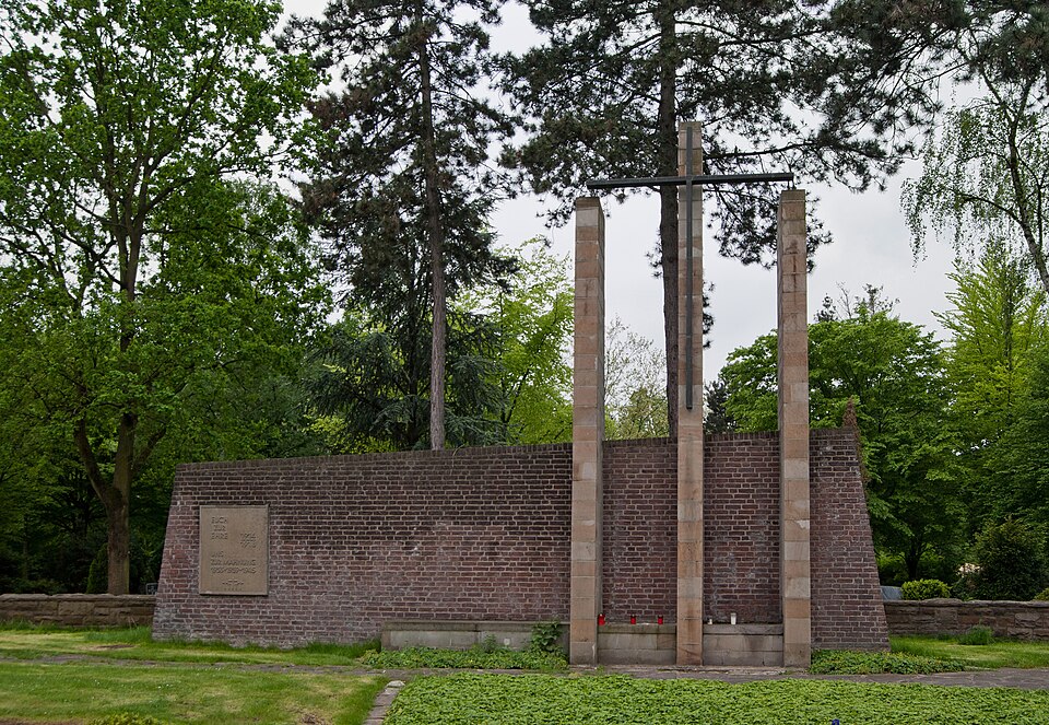 Fayl:Duisburg, Aldenrade, Friedhof, 2012-05 CN-01.jpg