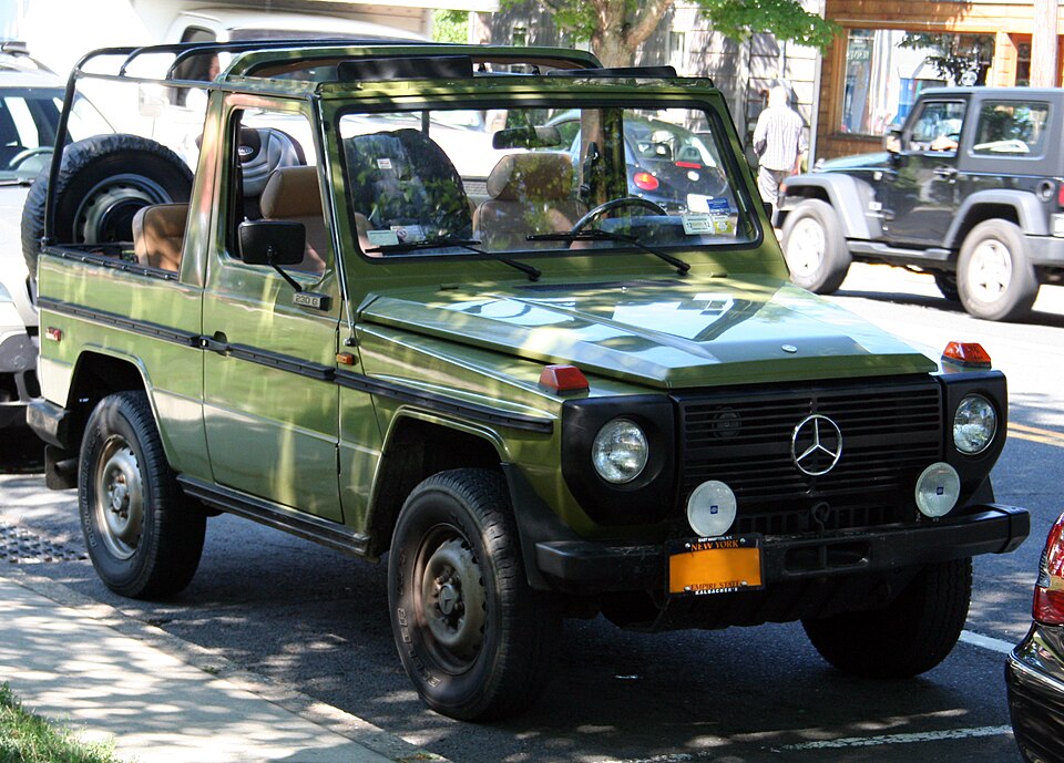 Fayl:MB 230G Cabrio front.jpg