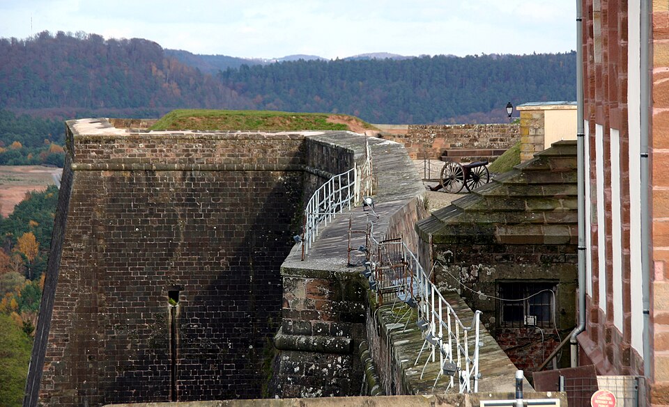 Fayl:Bitsch-Zitadelle-52-2008-gje.jpg