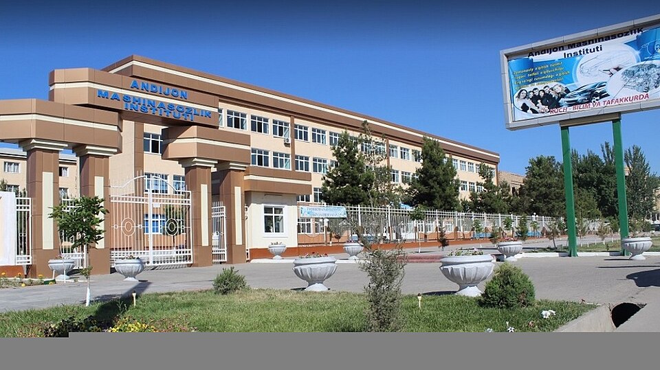 Fayl:Andijan machine-building institute.jpg