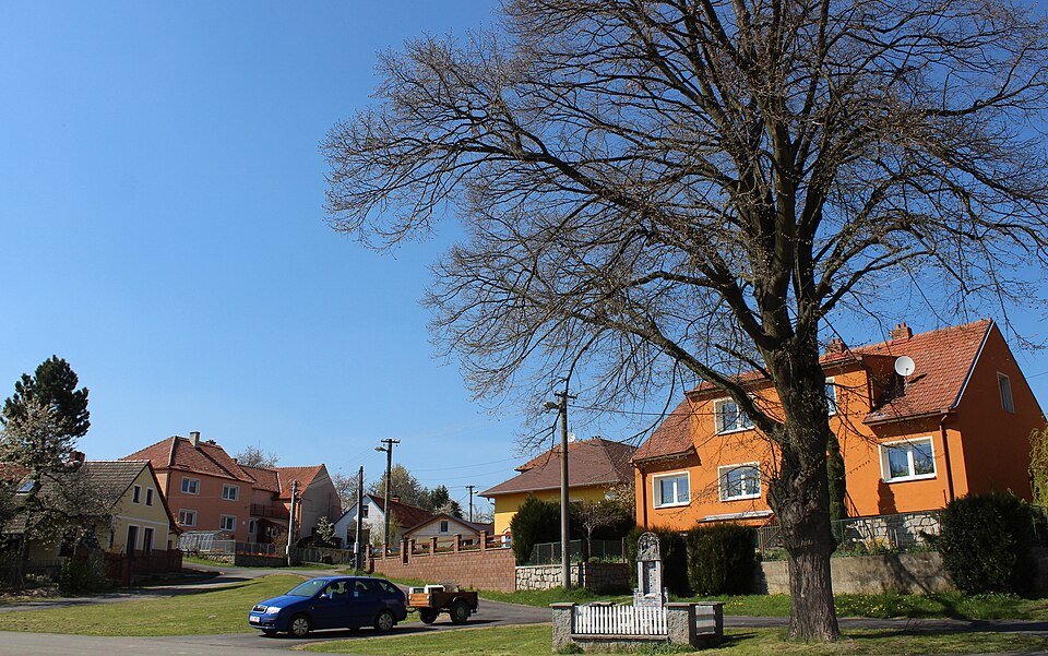 Fayl:Rozseč - náves(1).jpg