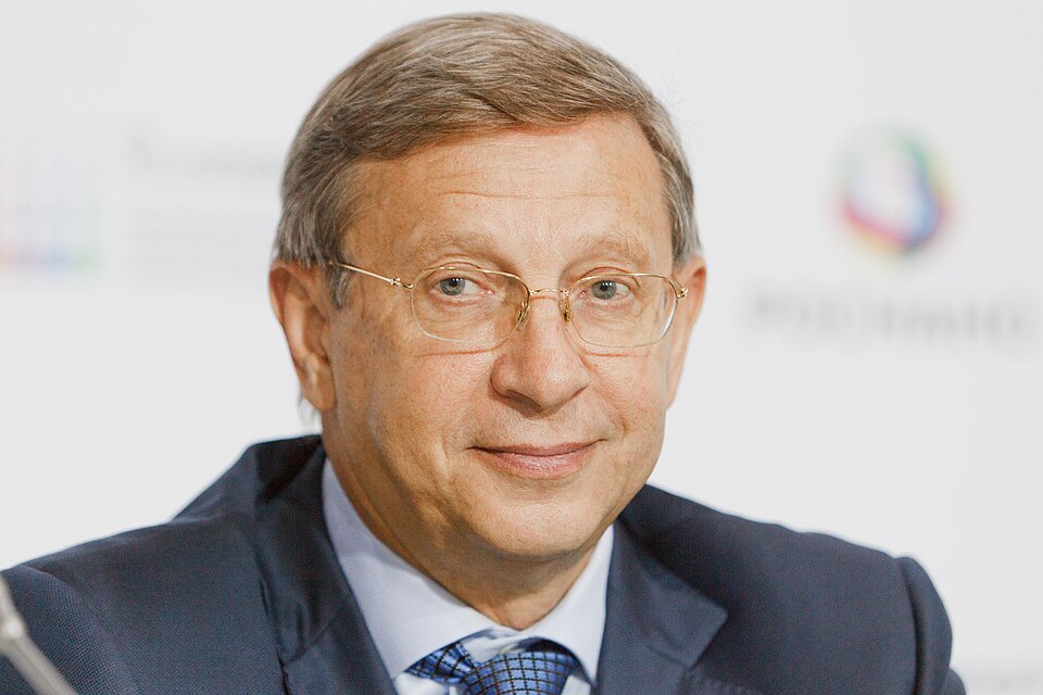 Fayl:Vladimirevtushenkov2011.jpg