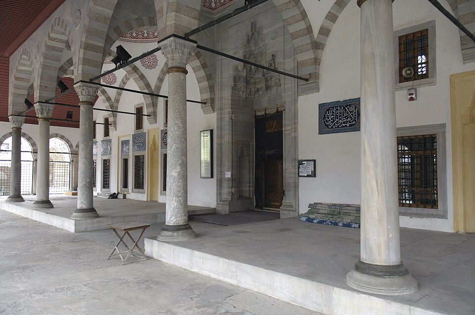 Fayl:Atik Valide Mosque 0575.jpg