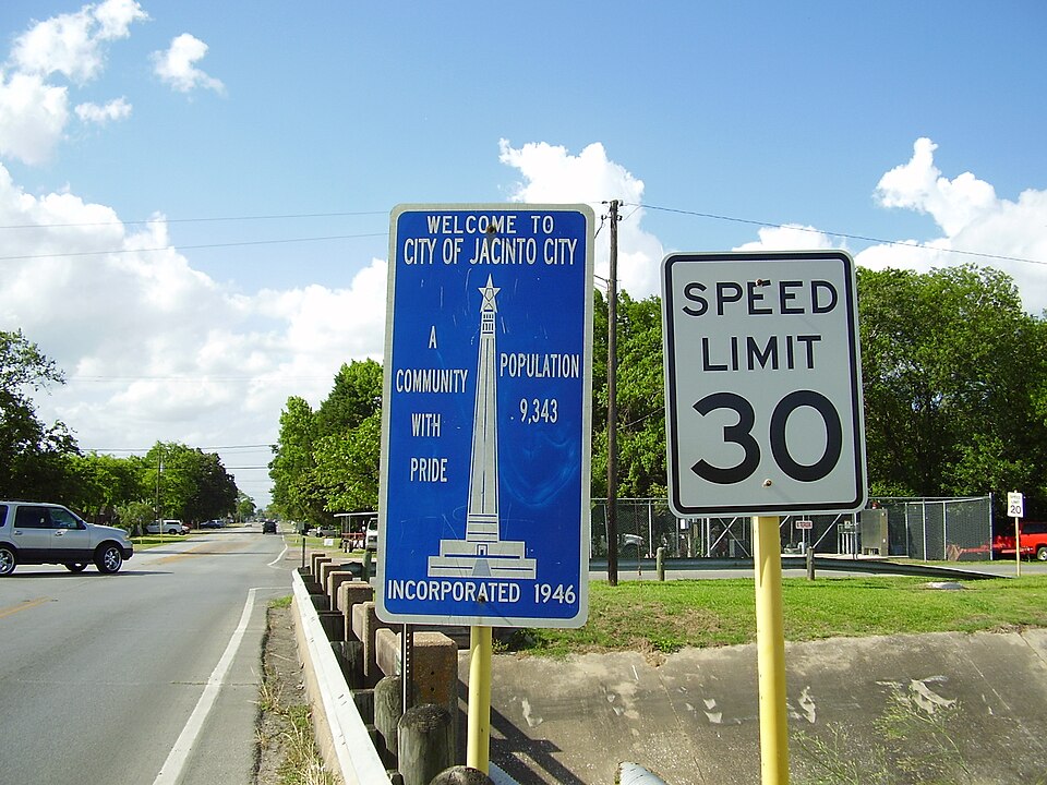 Fayl:JacintoCitySignJacintoCityTexas.JPG