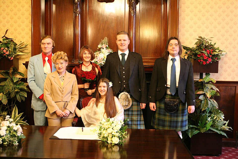 Fayl:Scotland Wedding.jpg