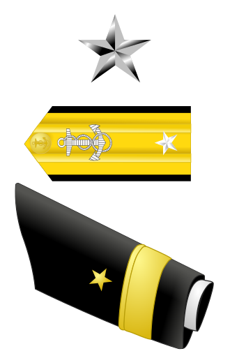 Fayl:US Navy O7 insignia.svg