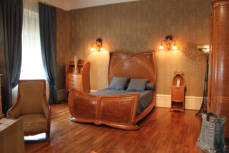 Fayl:Chambre à coucher Majorelle.jpg