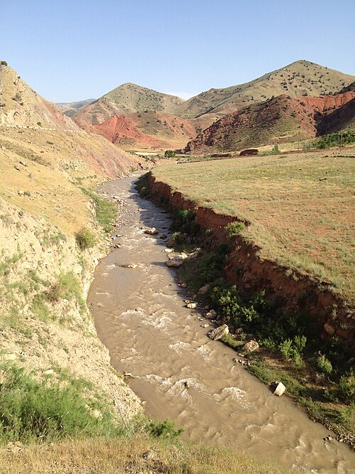 Fayl:Katta-Ura-Darya.jpg