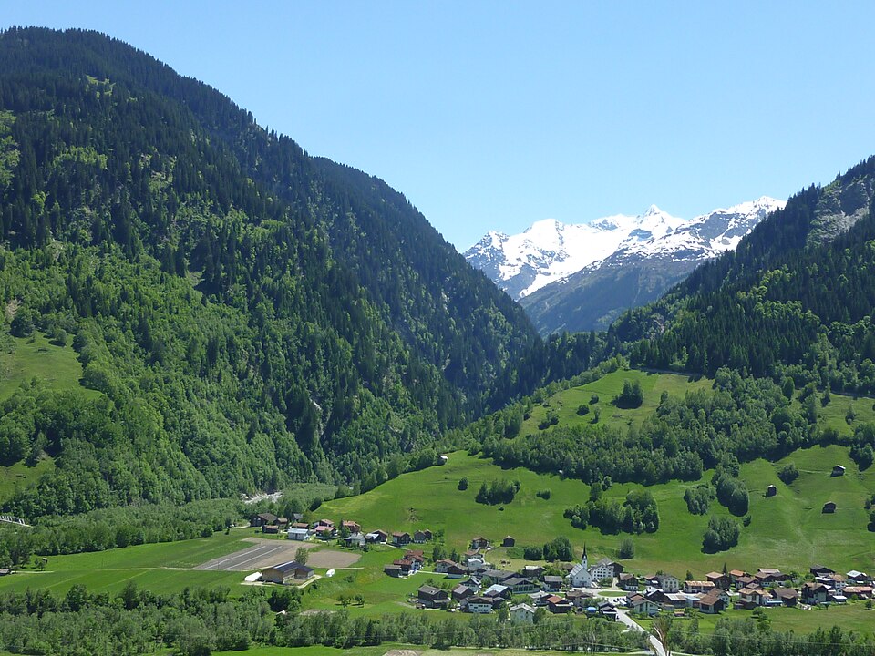 Fayl:Surrein-Val Sumvitg.JPG