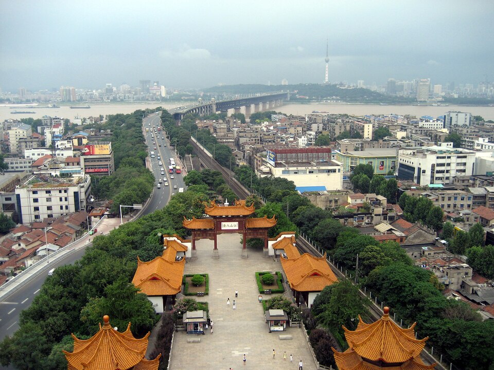 Fayl:Wuhan from Yellow Crane Tower.jpg