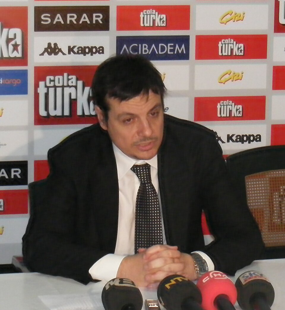 Fayl:E.Ataman Press Conf..JPG