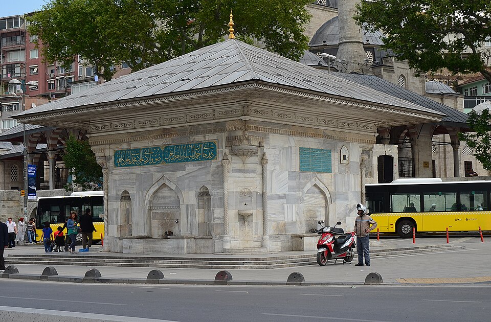 Fayl:FountainAhmedIIIÜsküdar02.JPG