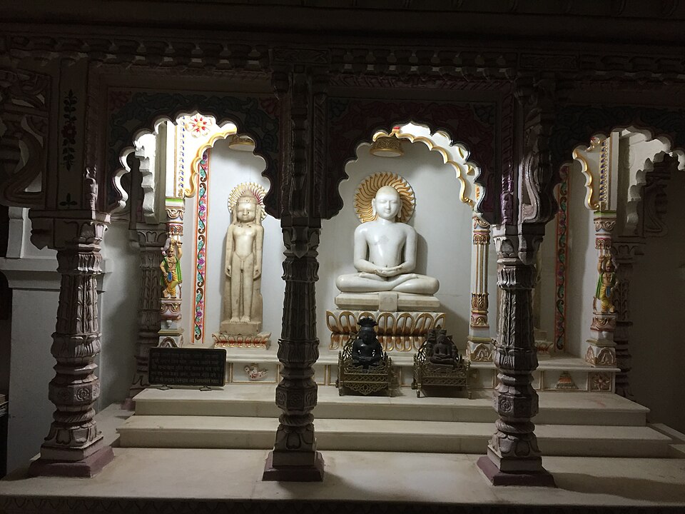 Fayl:Garhakota Chaudary mandir.jpg