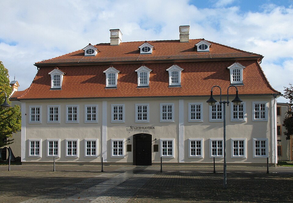 Fayl:Niesky public library.jpg