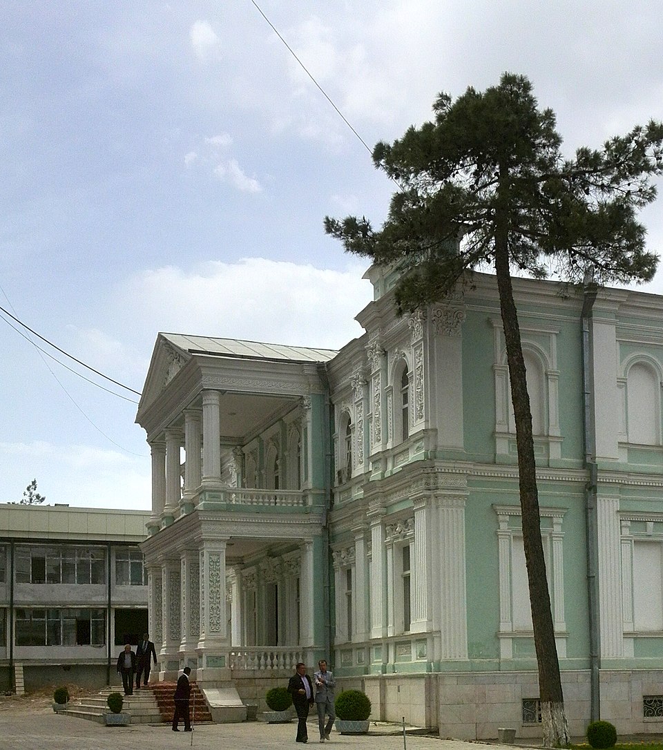 Fayl:Samarqand university.jpg
