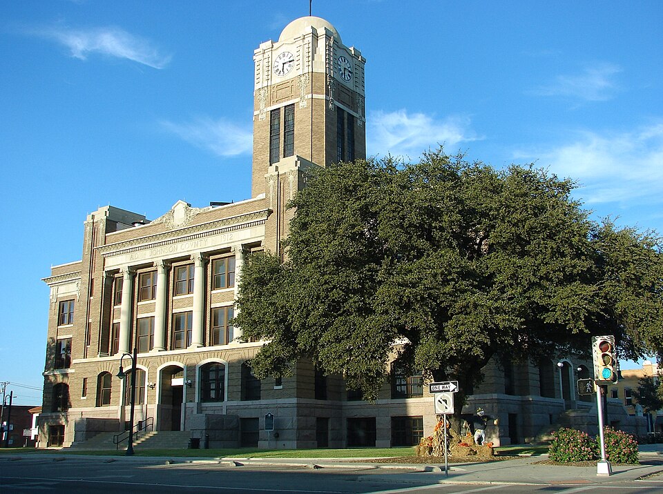 Fayl:Cleburne-TX-Courthouse-8041e.jpg