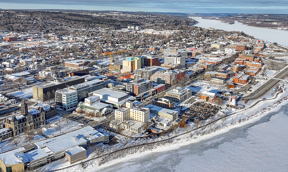 Fayl:Fredericton, NB (cropped).jpg