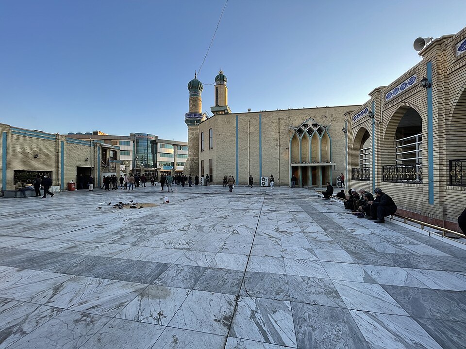 Fayl:Sulaymaniyah Grand Mosuqe Courtyard.jpg