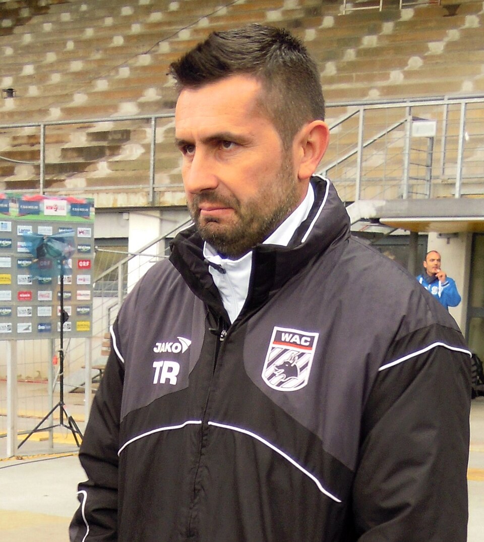 Fayl:20120420-nenad-bejelica-trainer-wolfsberger-ac (cropped).jpg