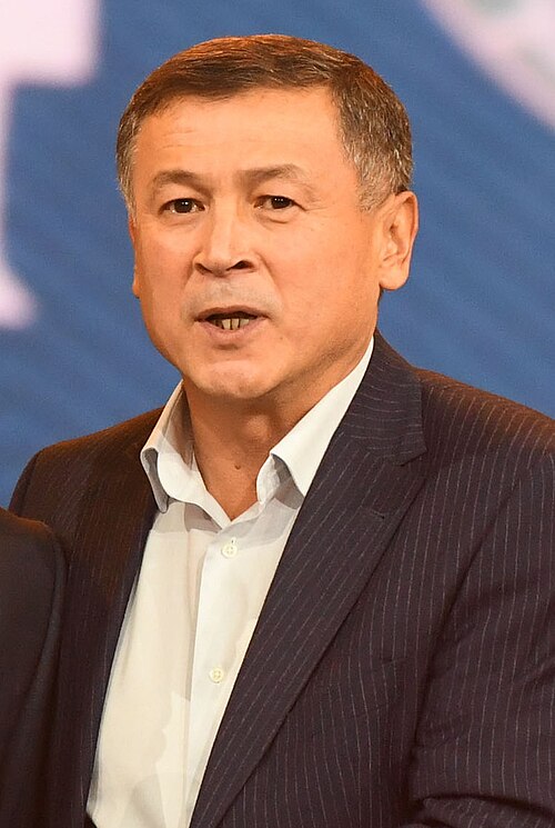 Fayl:Fayzullaev Kasymov Fayziev (Mirjalol Qosimov).jpg