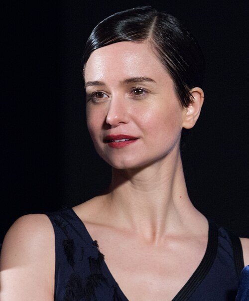 Fayl:Katherine Waterston.jpg