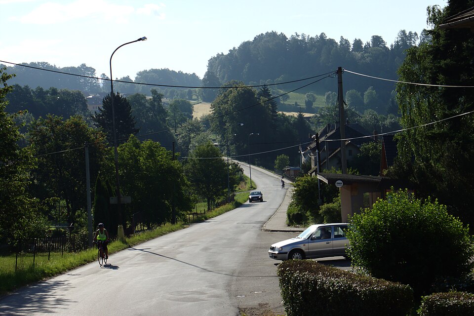 Fayl:Verměřovice, silnice.jpg