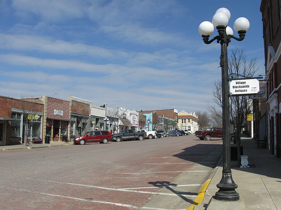 Fayl:Walnut Iowa.jpg