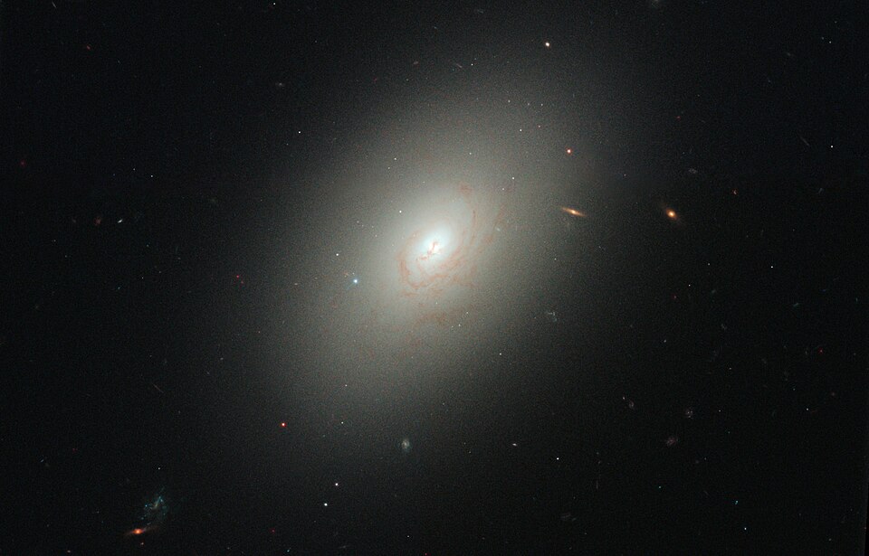 Fayl:Elliptical Galaxy NGC 4150.jpg