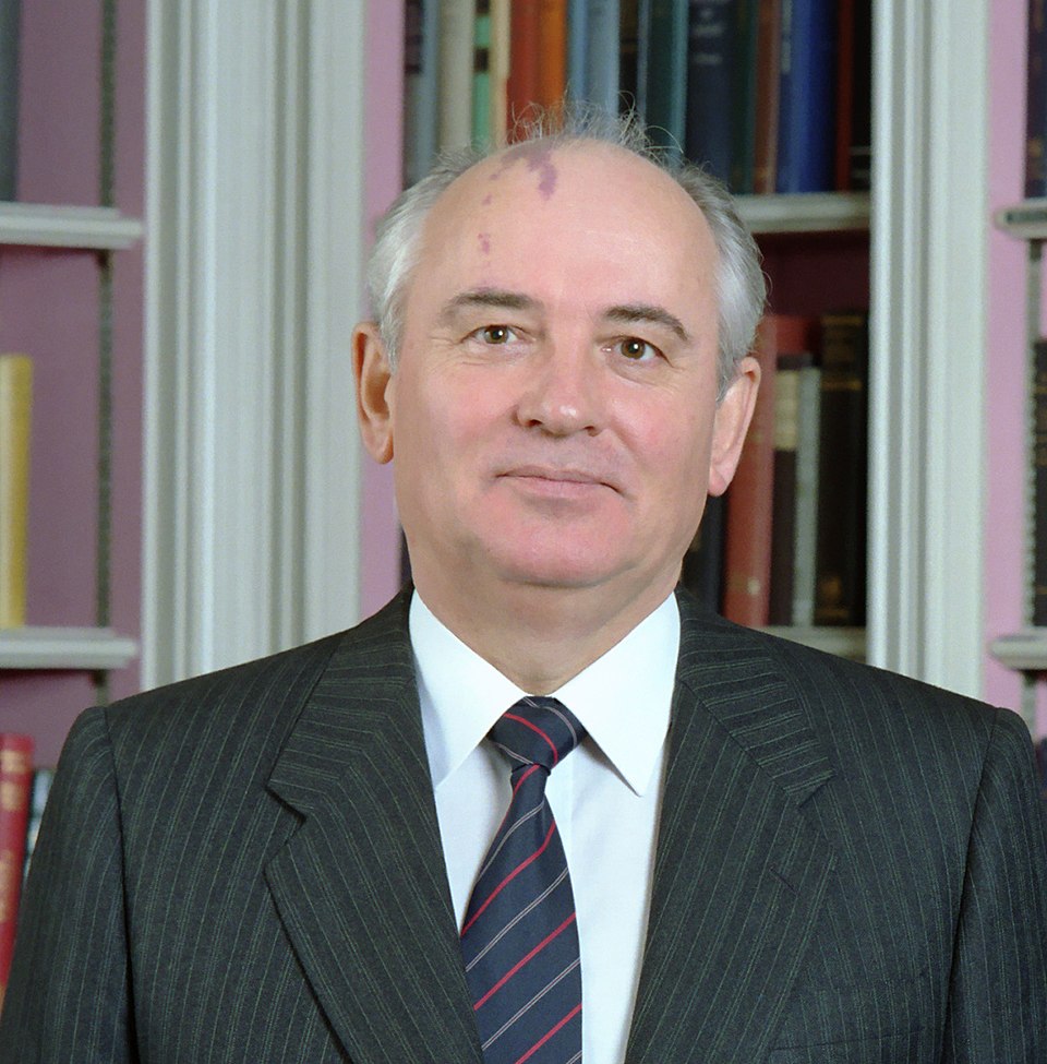 Fayl:Mikhail Gorbachev 1987.jpg