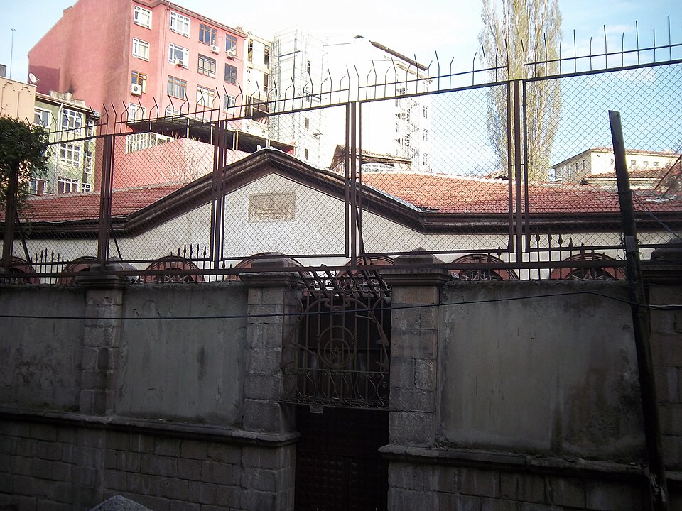 Fayl:Synagogue in Ankara-Ankara Sinagogu.JPG