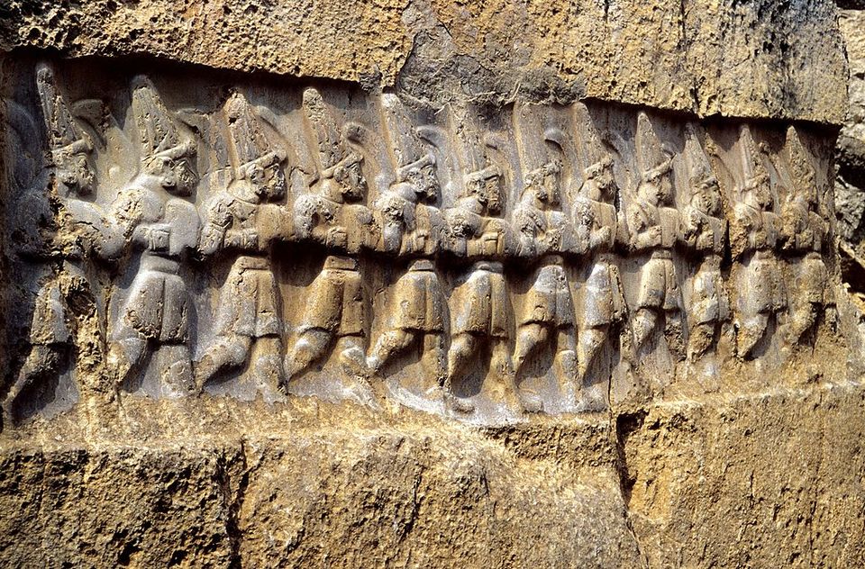 Fayl:Yazilikaya B 12erGruppe.jpg