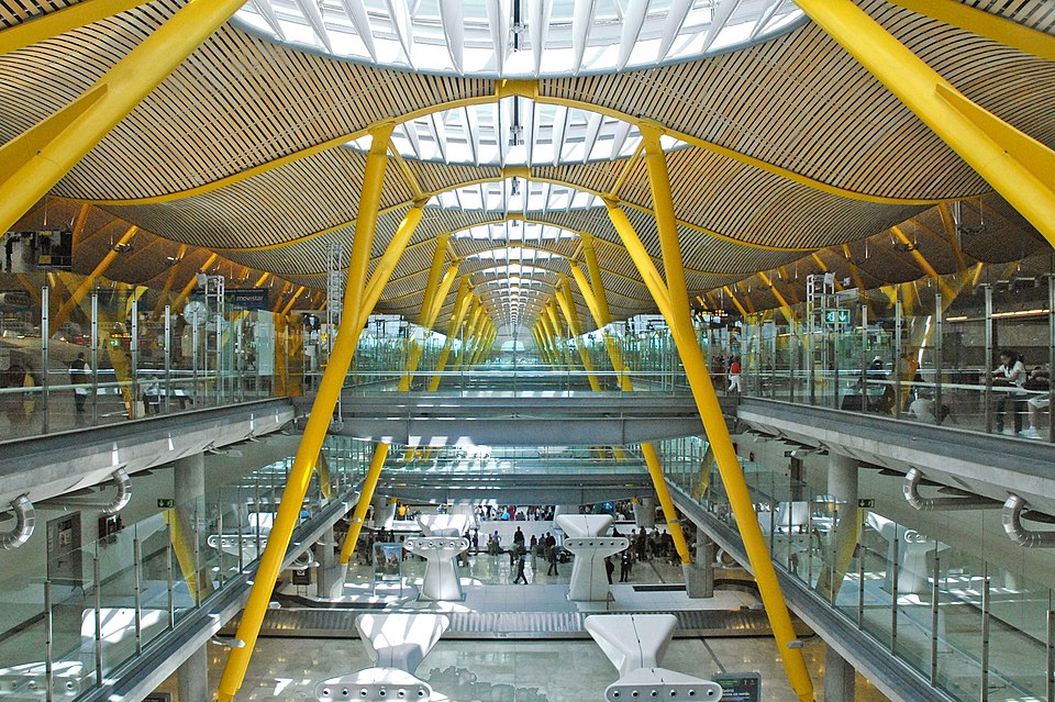 Fayl:Barajas Airport (Madrid) (4684560779).jpg