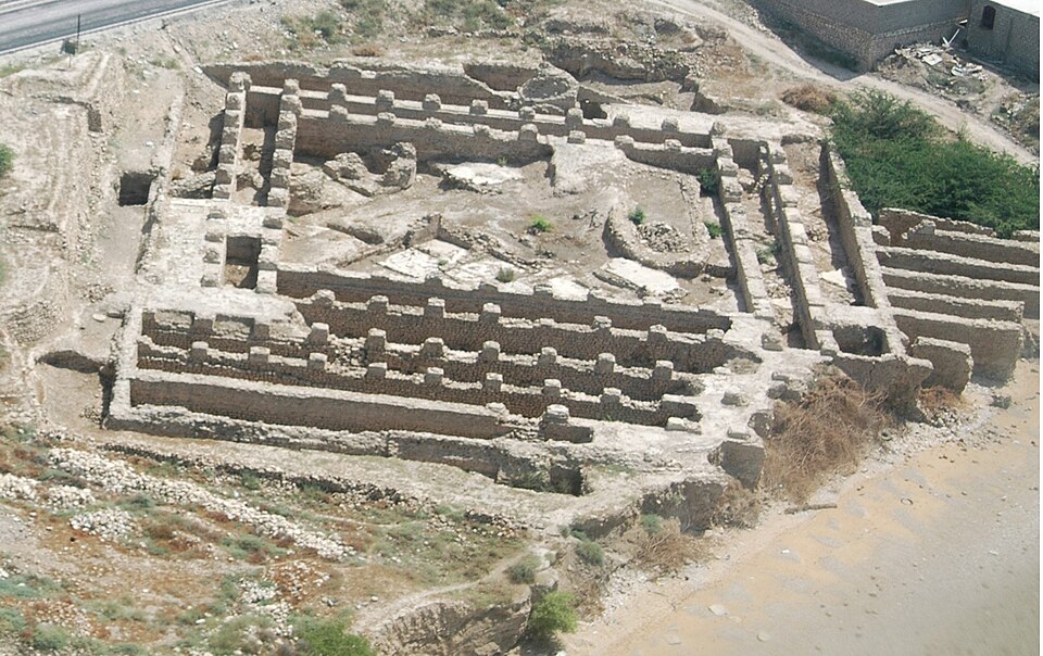 Fayl:Jameh Mosque of Siraf.jpg