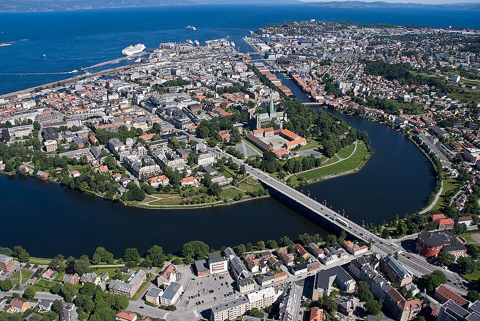 Fayl:Overview of Trondheim 2008 03.jpg