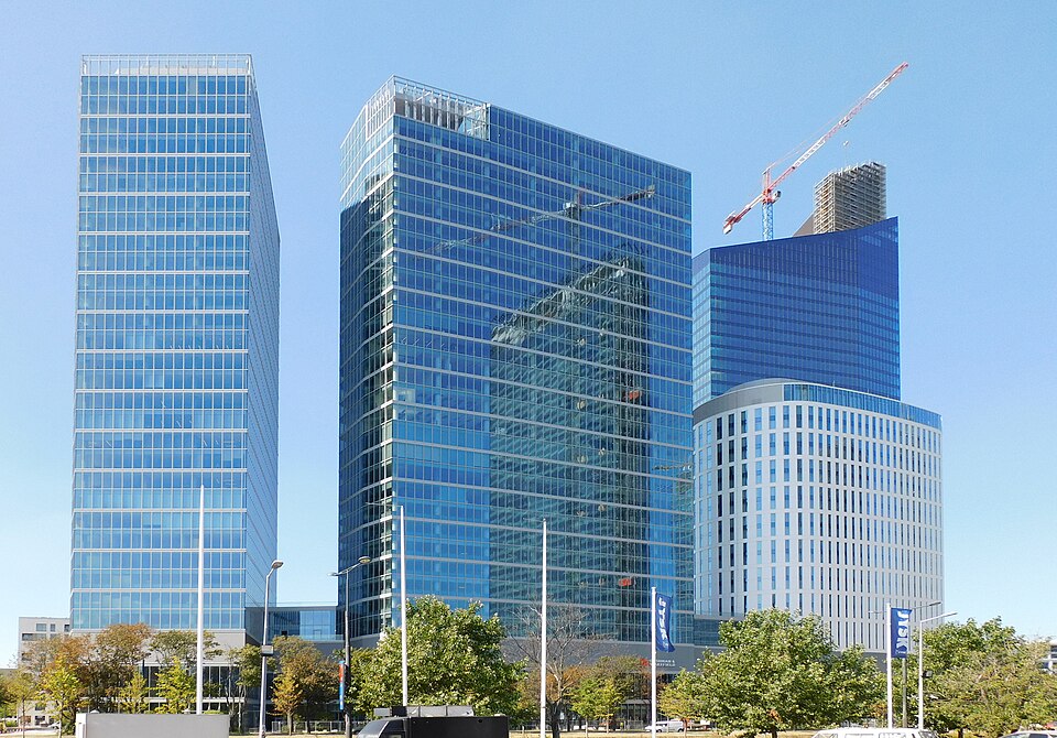 Fayl:The warsaw hub sierpień 2020.jpg