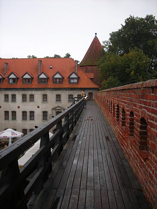Fayl:Bytów zamek.JPG