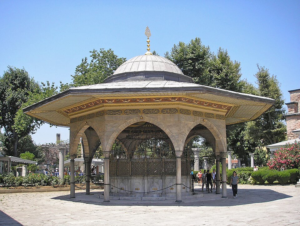 Fayl:Fountain Hagia Sophia 2007 002.jpg