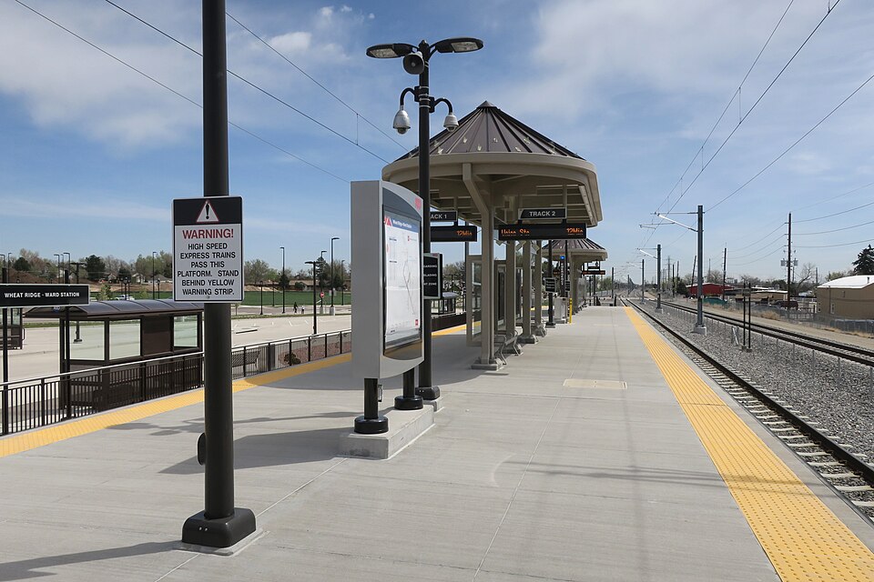 Fayl:G-Line Wheat Ridge Ward.jpg