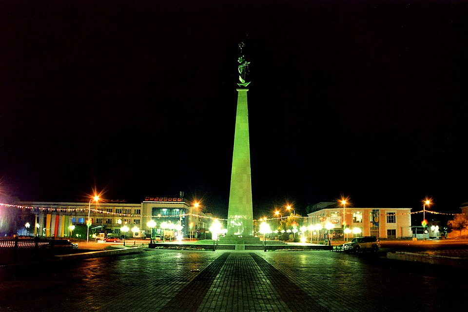 Fayl:Ordabasy Plaza (Shymkent).jpg