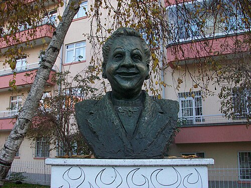 Adile Nashit