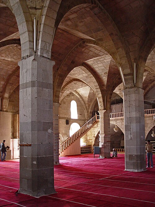 Fayl:Aksaray Ulu Cami 3098.jpg