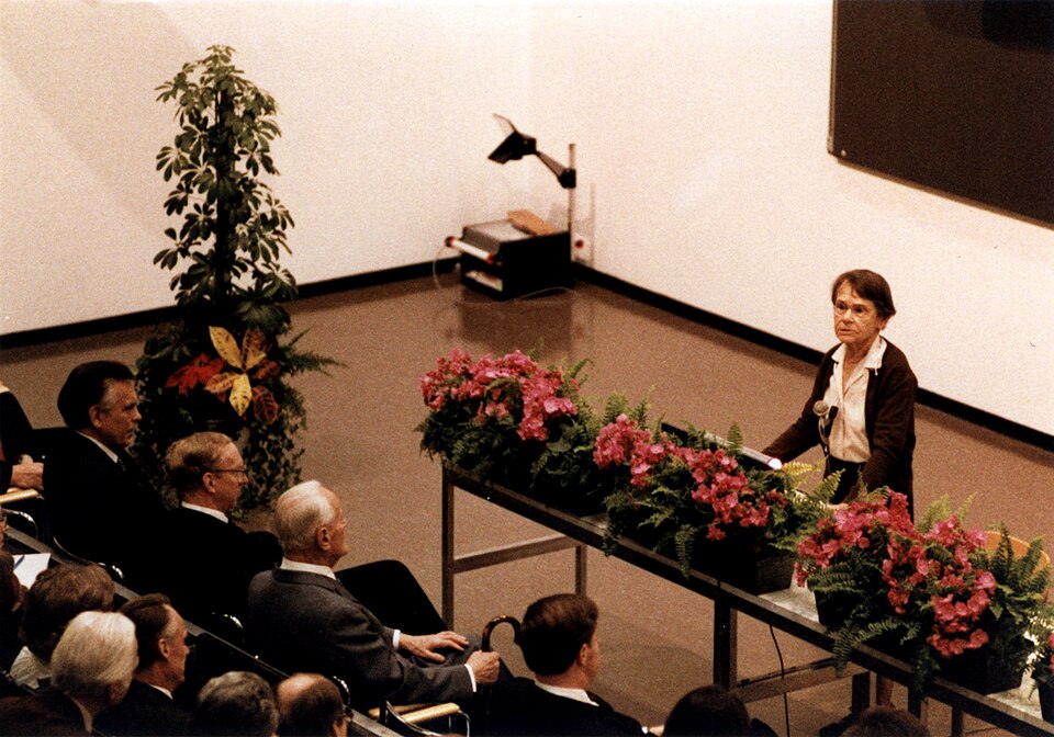Fayl:McClintock Nobel Lecture.jpg
